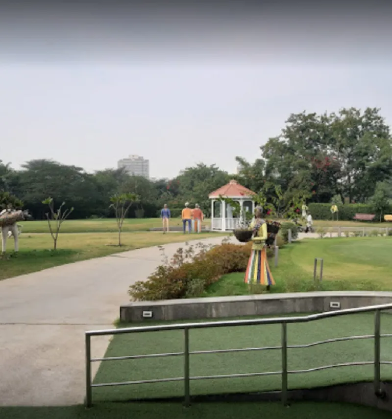 Karma Lakelands Photo3